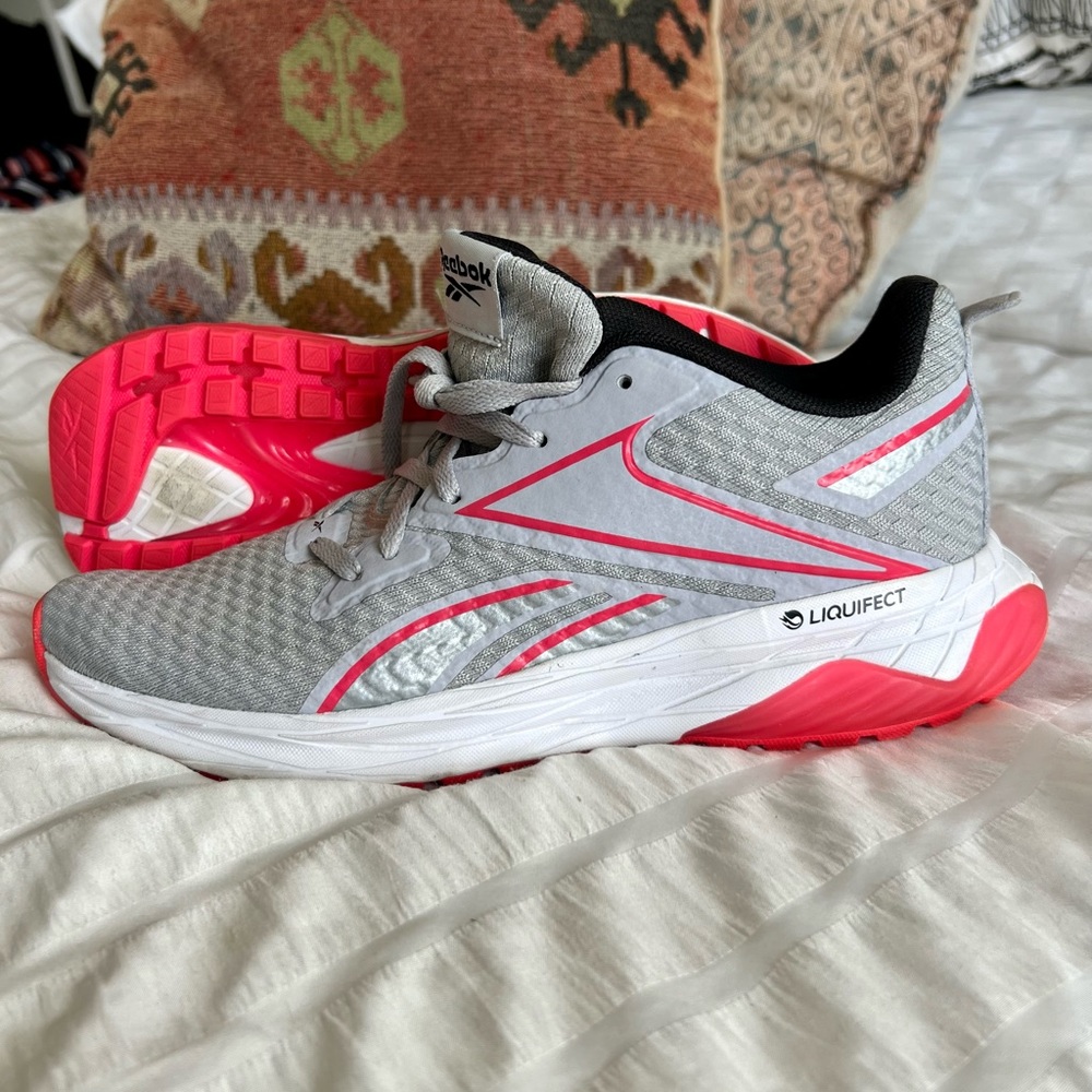 Reebok liquifect gray and pink running shoes!